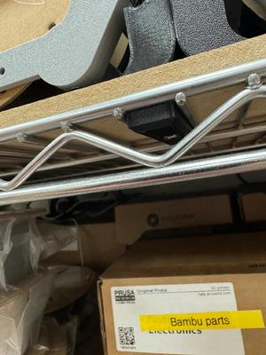 Stop block for wire rack shelving