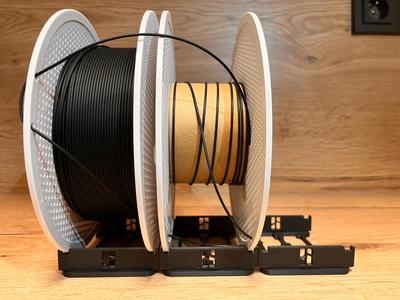 Spool holder for Bambu Lab spools