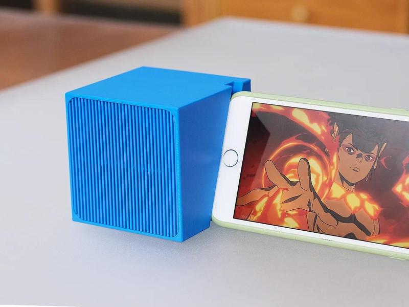 Landscape Mobile Phone Stand Speaker (Replaceable Panel)