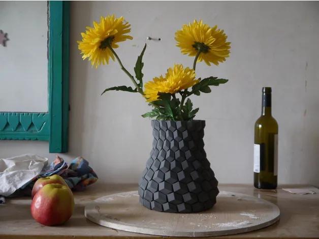 Curved honeycomb vase