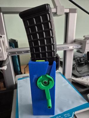 Airsoft speedloader AUG