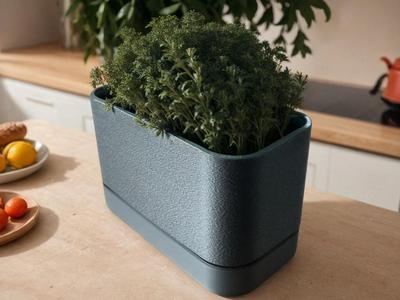 Self watering planter A1 mini