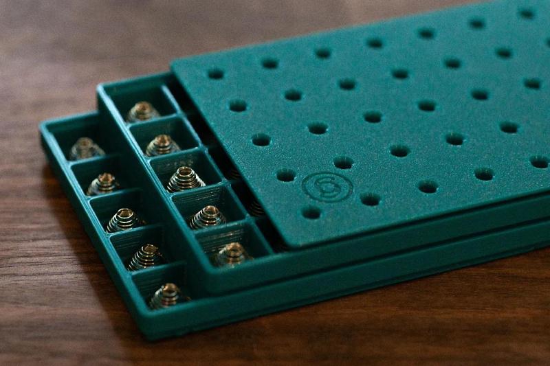 Topre spring tray (snap stackable with lid)   