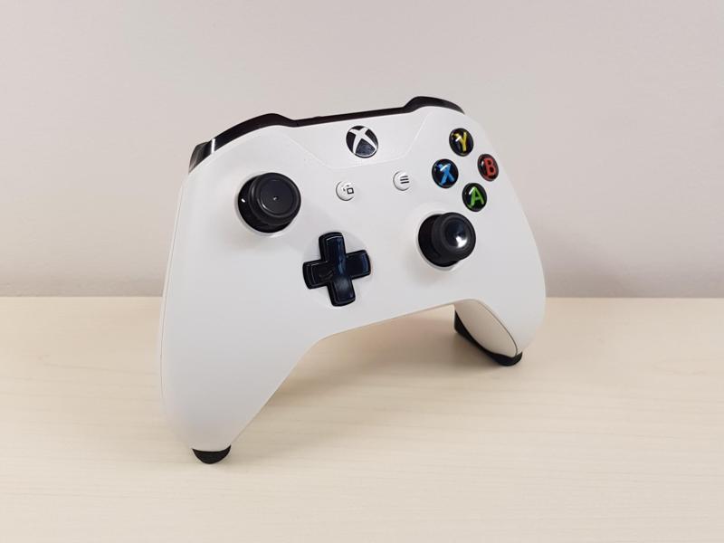 Invisible Xbox ONE Controller Holder Minimalist