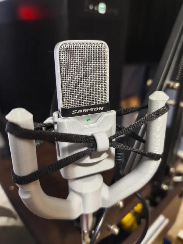 Mic shock mount compatible with samson go mic