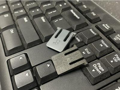 Logitech Keyboard - Leg