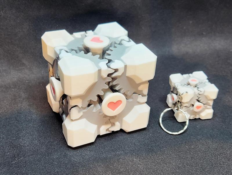 COMPANION CUBE GEAR FIDGET SPINNER / KEYCHAIN FIDGET