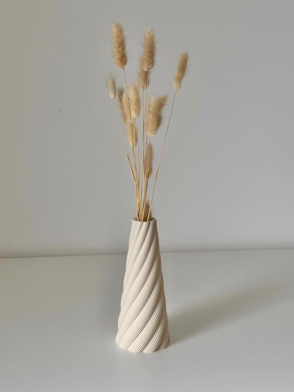 WIREA vase