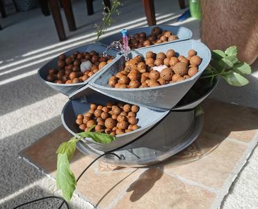3D printed diy hydroponic solar power self watering planter