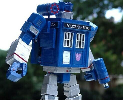 Transformers Soundwave tardis