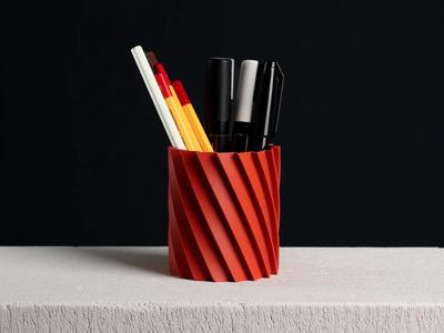 Twisted Pencil Cup, (vase mode & shelled)