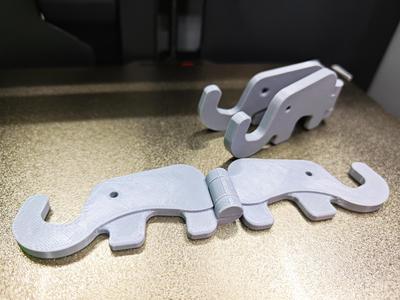 Elephant foldable phone stand