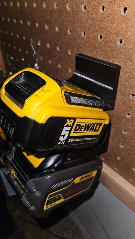 DEWALT Pegboard Battery Holder – 1 Inch (25.4mm) Pegboard