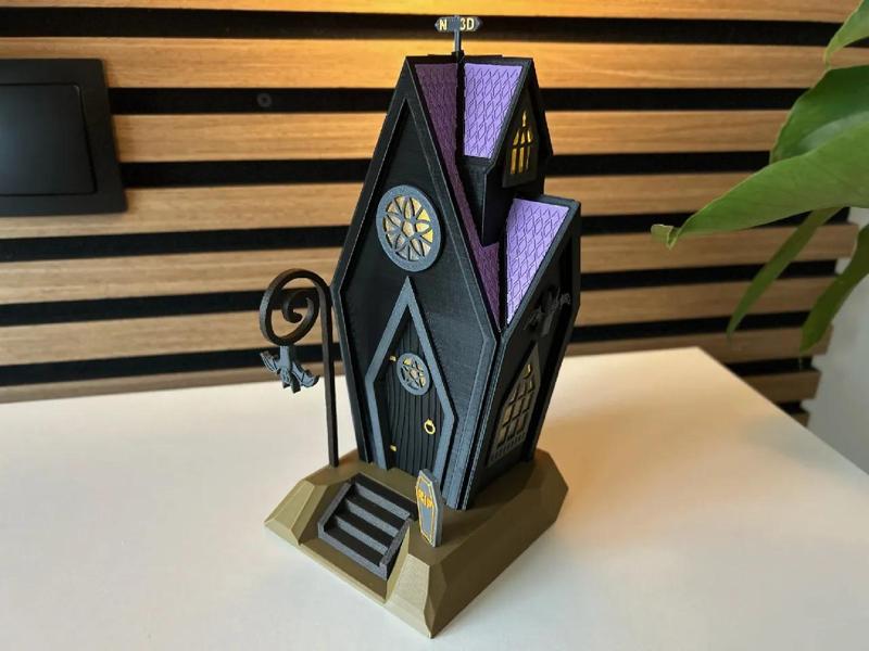 Creepy Halloween Coffin Fairy-House // Gruseliges Halloween Sarg-Häuschen