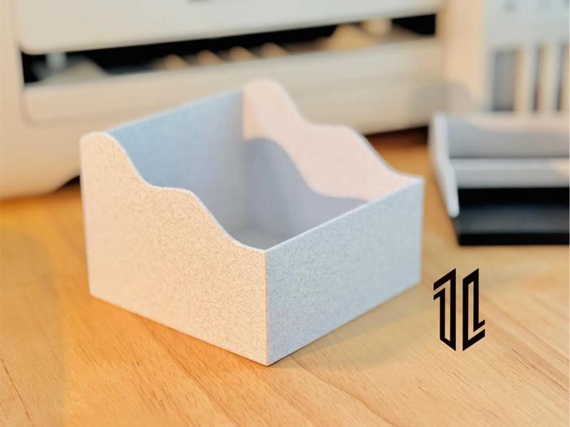 Single-compartment desktop storage box/organizer