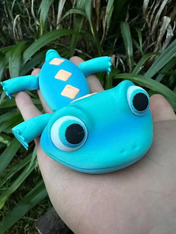 Bruni by Frozen2 (Flexy) – Cute Baby Lizard