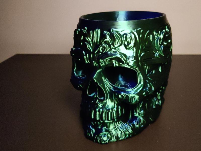 Skull vase