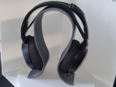 Headphone stand