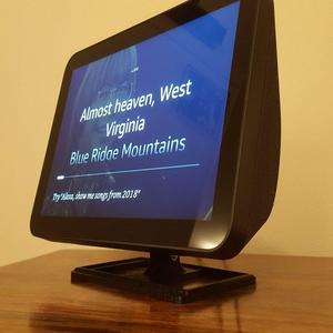 Echo Show 8 stand