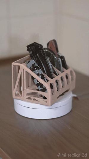 Cool Razor & Cutter Workshop Stand