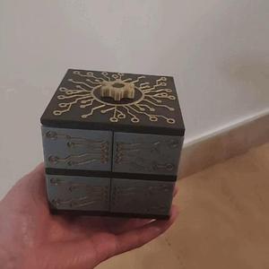 Electronic box – 2×4 compartments