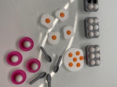 Dollhouse Accessories – Eggs, Fried Eggs, Cups and Spoons