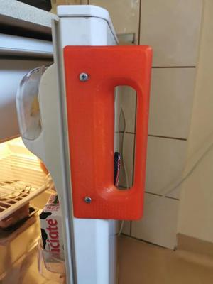 Refrigerator handle