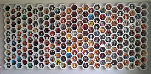 Lego Star Wars Minifigure Display - 55 Accurate Factions   