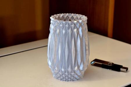 Vase 744