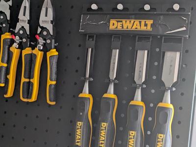 Pegboard pins for metal pegboard with ~6mm holes