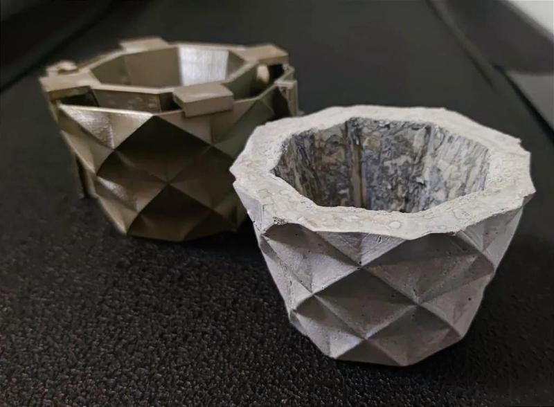Mold for a geometric pot