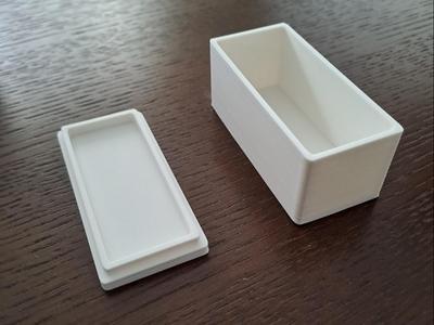 Box with lid
