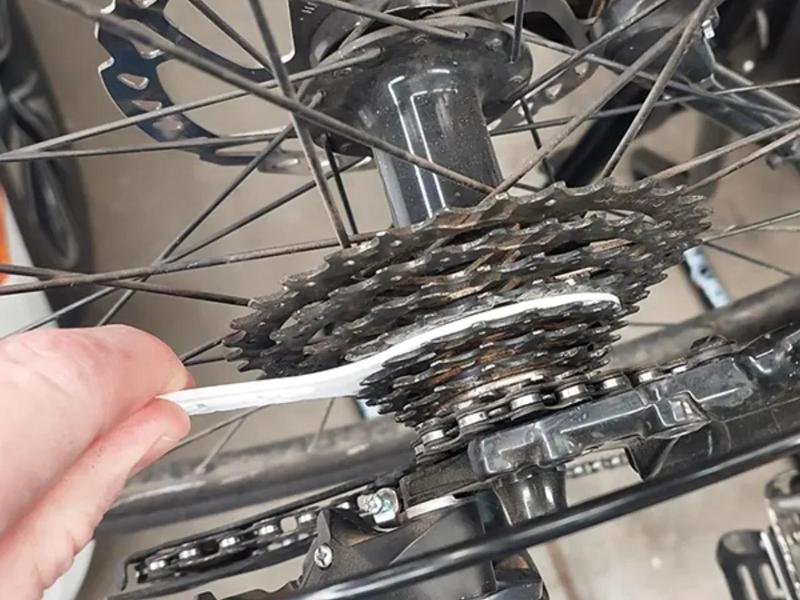 Bicycle Cassette & Freewheel Cleaning Tool   