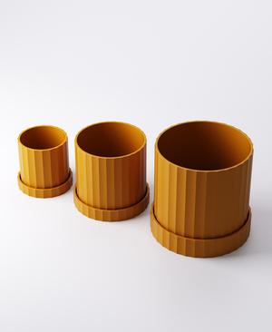 Scalloped Planter with Drip Tray (3 Sizes Included)