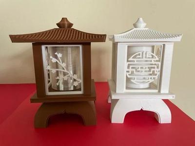 Japanese Garden Lantern with Swappable Panels