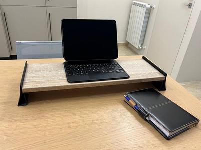 PC or Tablet Shelf Support