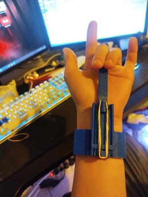 Rubberband Spiderman Shooter (Web Shooter Style)