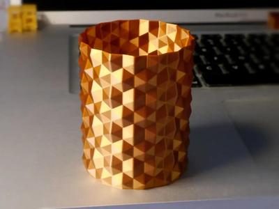 Hex surface vase (spiral print)