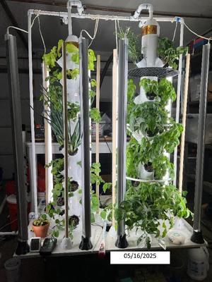 Modular Hydroponic Tower —- Remixed Base and Top