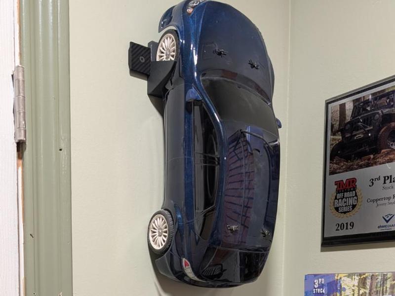 RC Wall Hanger