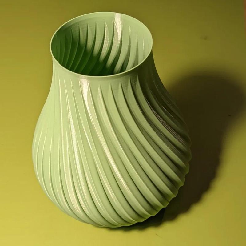 Vase B2