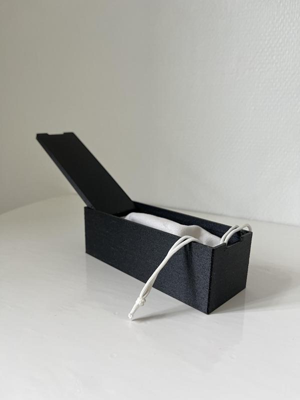 N04-Eyewear-Travel-Case.stl