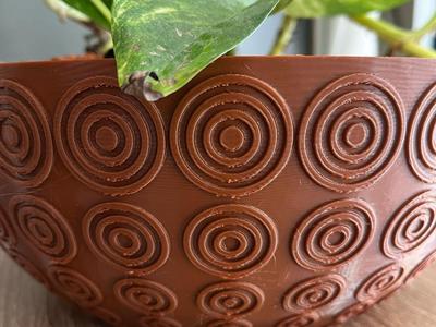 Self watering planter with 40/60mm pole attachment