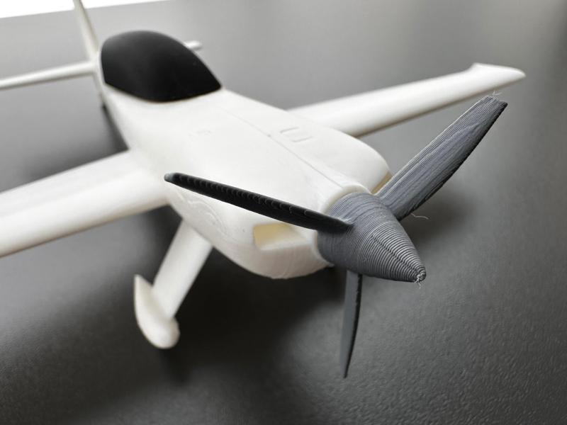 EXTRA 330 V2 No Glue, spinning Propeller