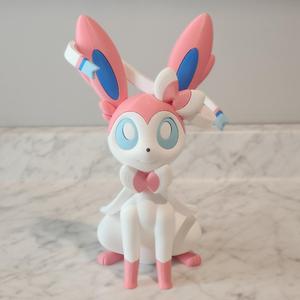 SYLVEON – BY COLORS