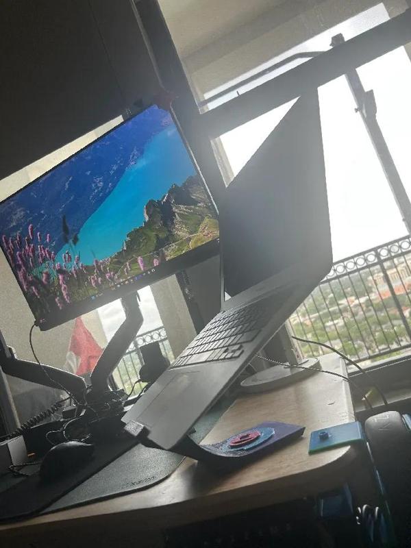 Minimalist Macbook Air / Macbook Pro Desk Mount w/ 360 degree rotation