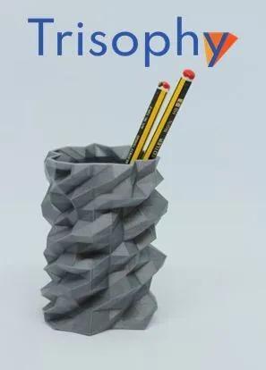 Crazy geometry pen holder 1