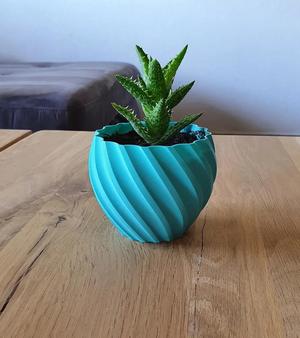 Vase torsadé