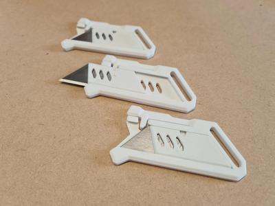 Keychain Knife – One Hand Operation with Guard