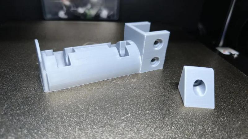 Spool holder for 2020 extrusion